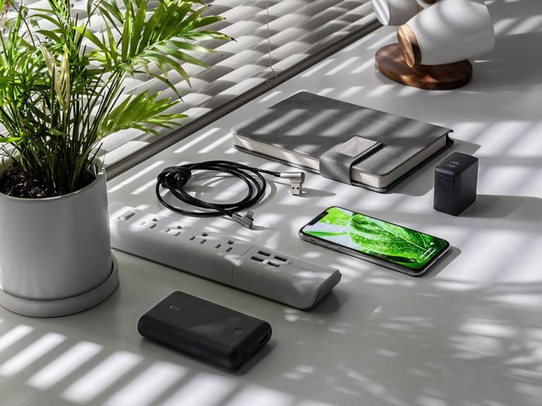 screen post 2x2zO3L1sBE unsplash RENOVATEHOME